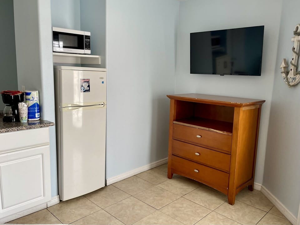 Condo, 3 Bedrooms | Interior