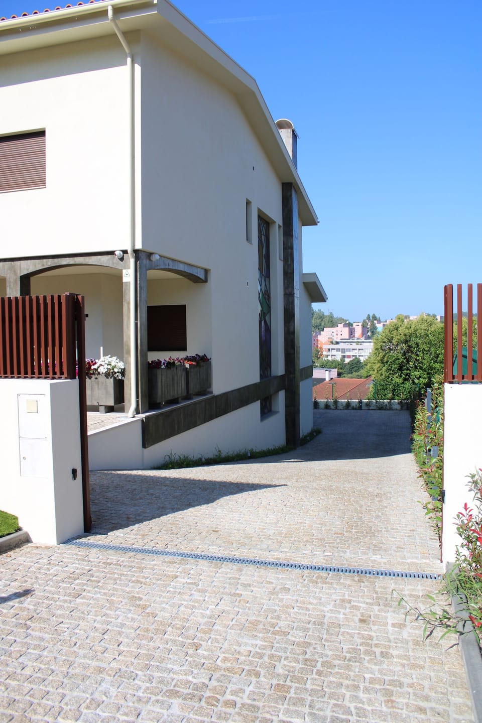 Facade/entrance