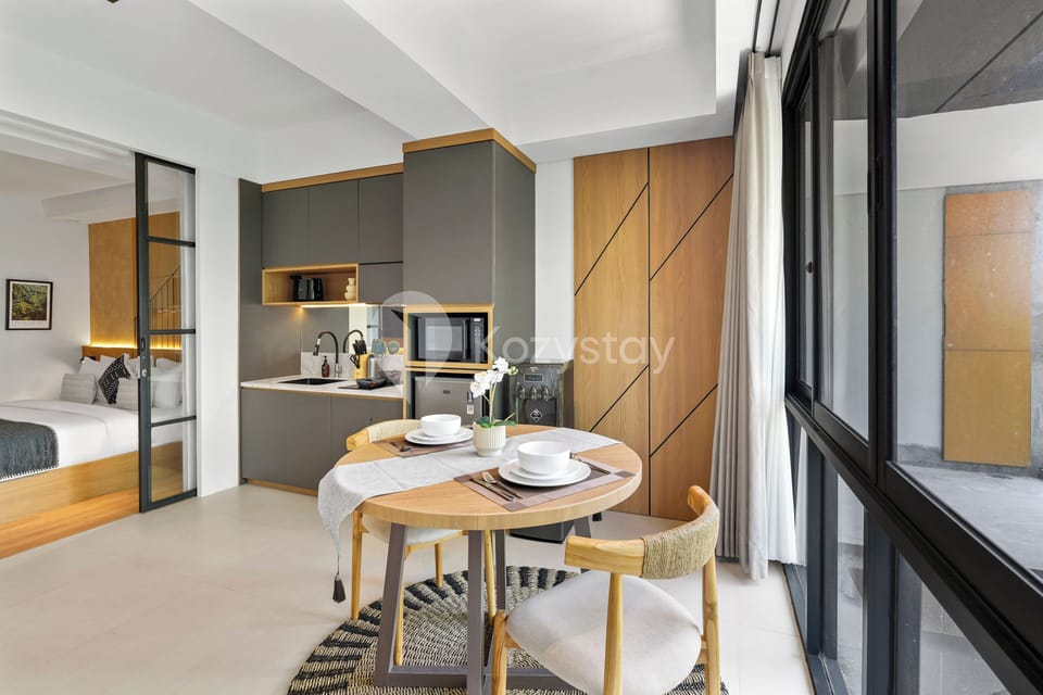 Apartment, 1 Bedroom, Resort View | Dining room