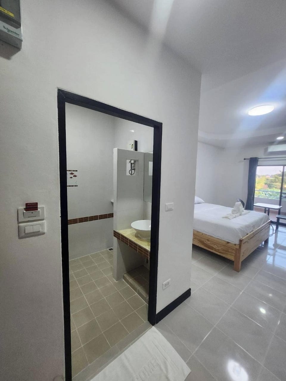 Classic Room | Bathroom