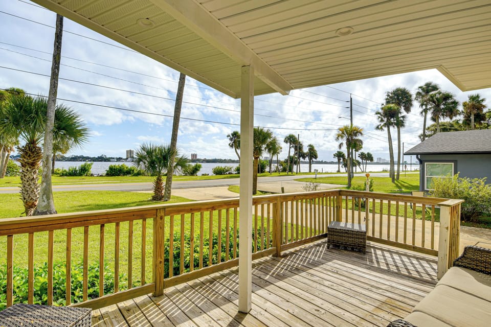 Daytona Vacation Rental | 3BR | 2BA | 1,521 Sq Ft | 4 Steps to Enter