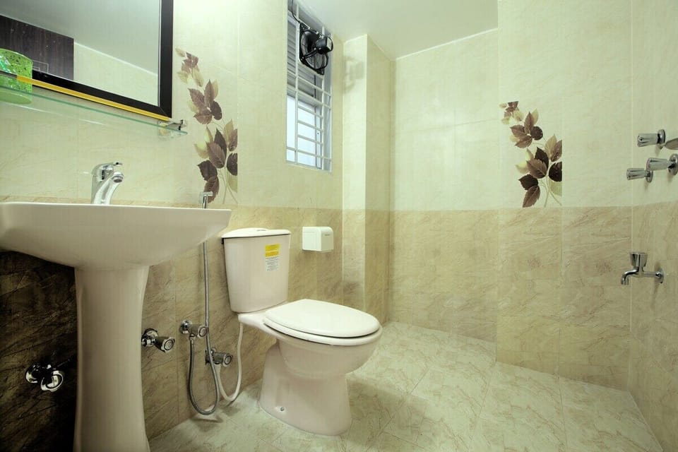 Bathtub, free toiletries, towels, soap