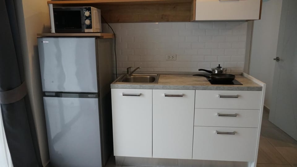 Apartment, Balcony, Mountain View | Private kitchenette