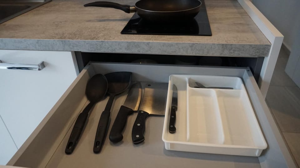 Apartment, Balcony, Mountain View | Private kitchenette
