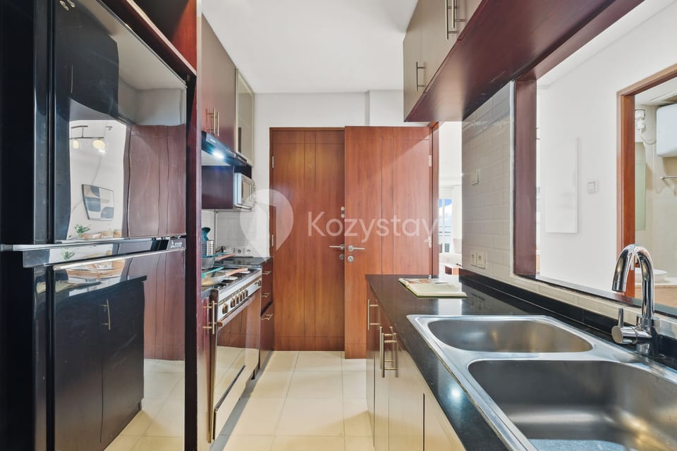 Apartment, 3 Bedrooms, City View | Private kitchen | Full-size fridge, microwave, stovetop, rice cooker
