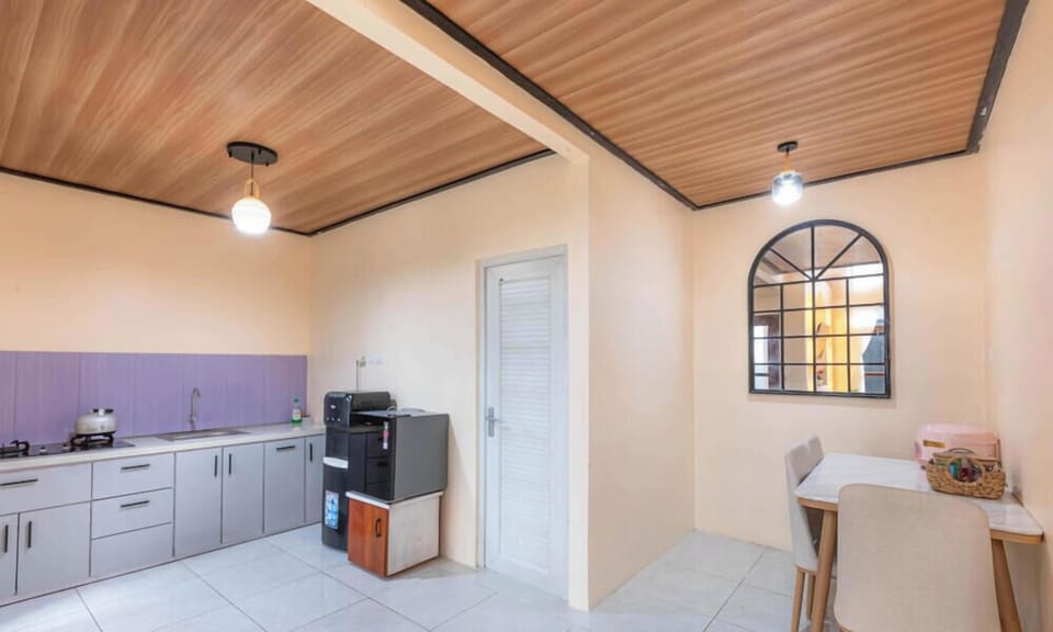 Comfort Villa, Pool View | Private kitchen