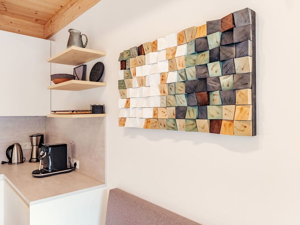 Living Room, Natural Material, Throw Pillow, Shelving, Picture Frame, Houseplant, Modern Art
