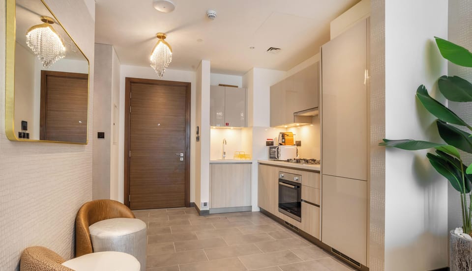 Luxury Apartment, Balcony, City View | Private kitchenette