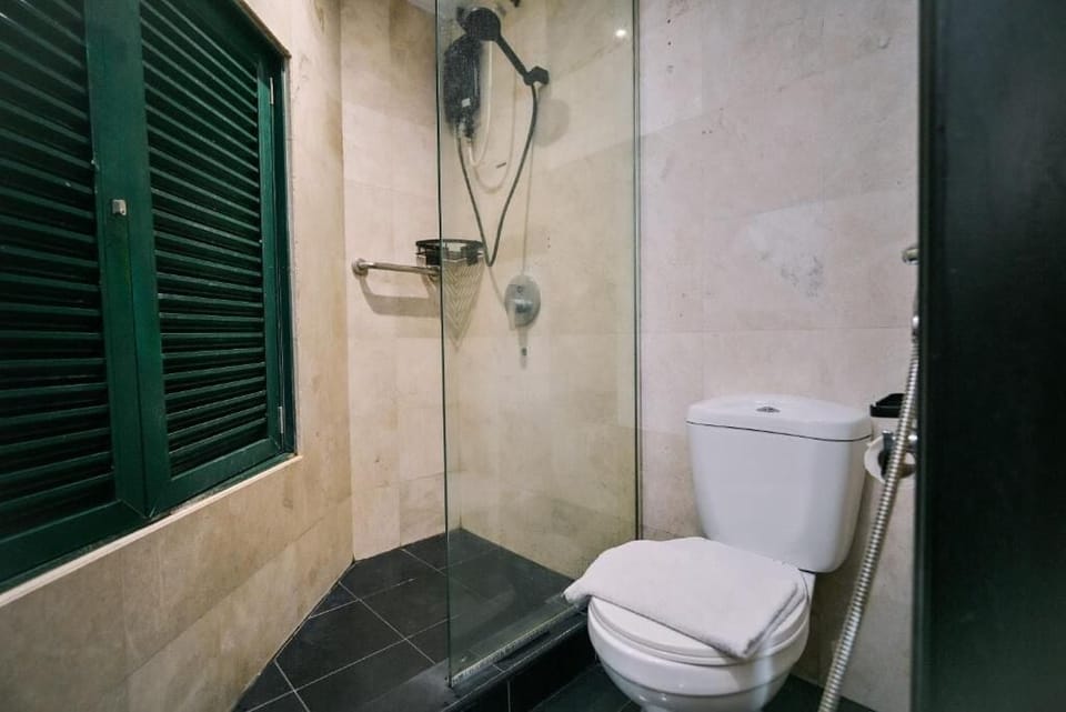 Deluxe Twin Room | Bathroom | Bidet