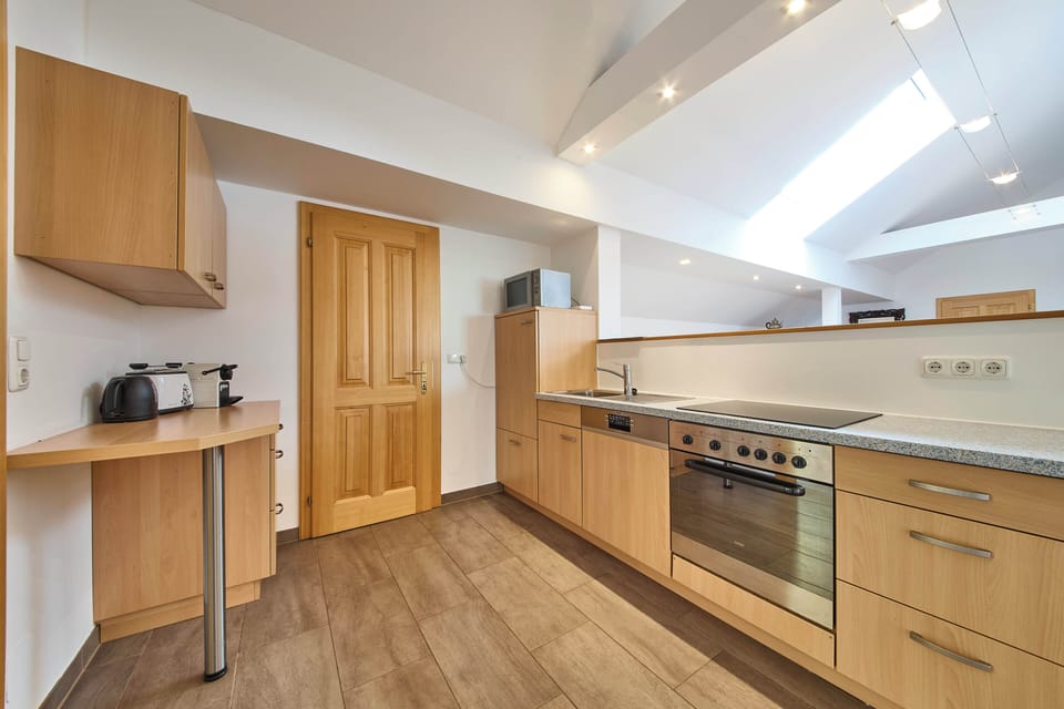 Comfort Condo, 2 Bedrooms, Pets Allowed, Mountain View | Private kitchen | Coffee/tea maker, electric kettle