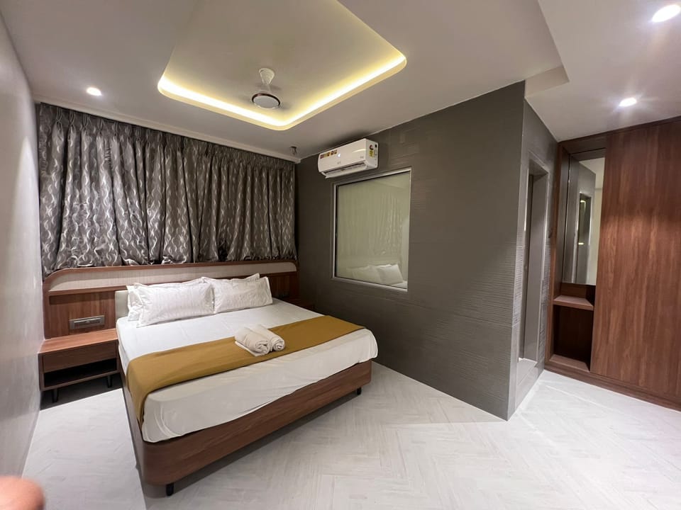 Double Room, City View | Desk, laptop workspace, WiFi (free)
