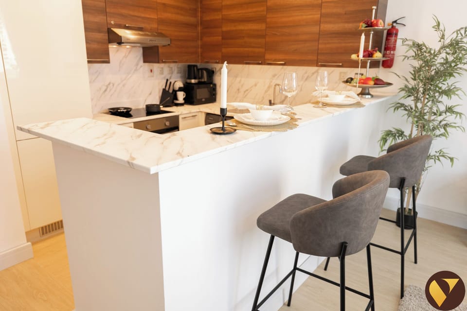 Luxury Apartment, Balcony, Canal View | Egyptian cotton sheets, premium bedding, in-room safe