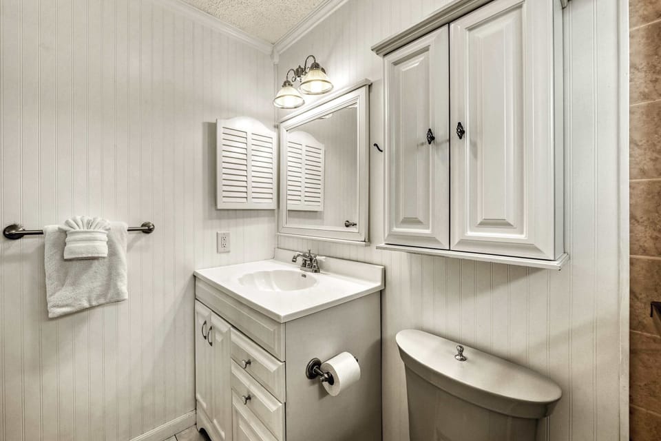 En suite Bath