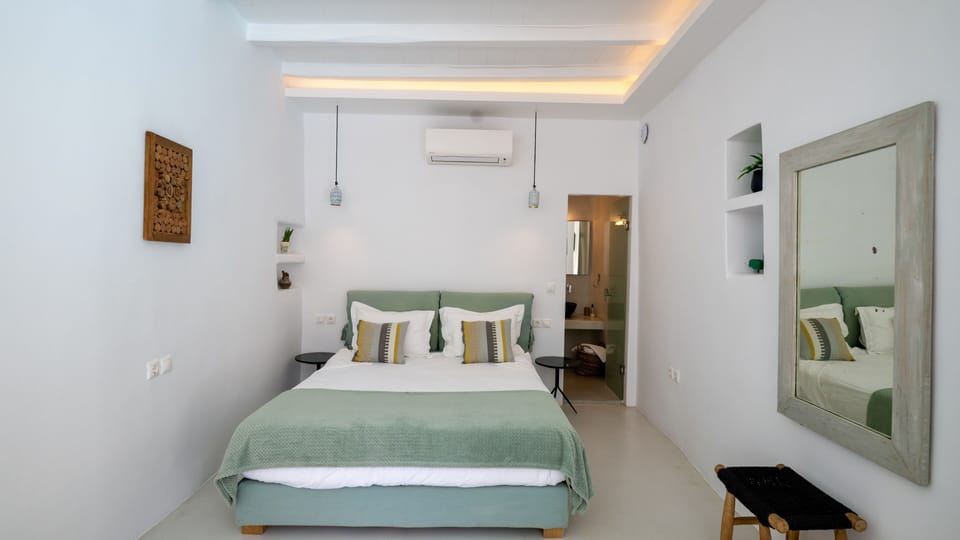 Bedroom - Living room