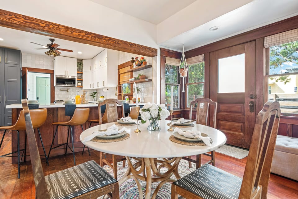 Dining area. (Main House)