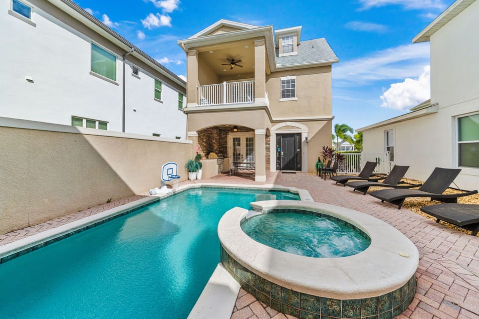 Sunny Escape with Private Pool and Lounge Area