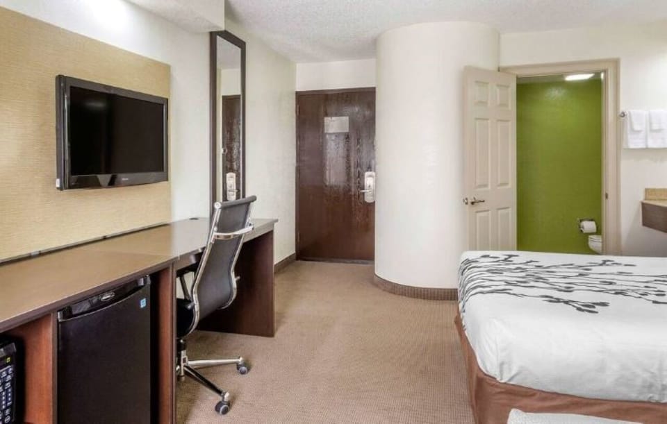 Arrive and settle quickly with an open, easy-flowing room layout.