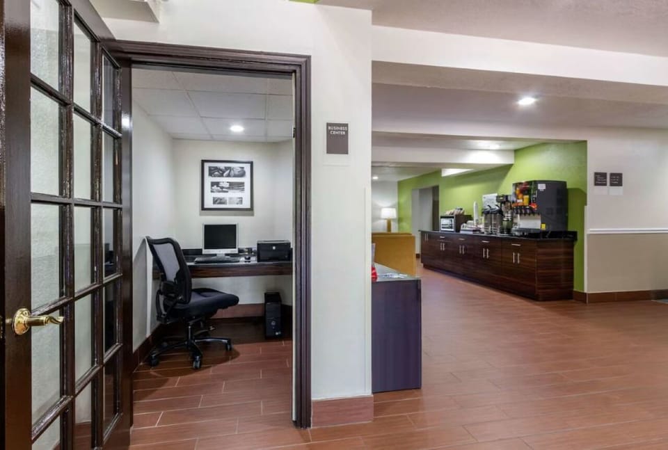 Stay productive anytime with a business center just steps away.