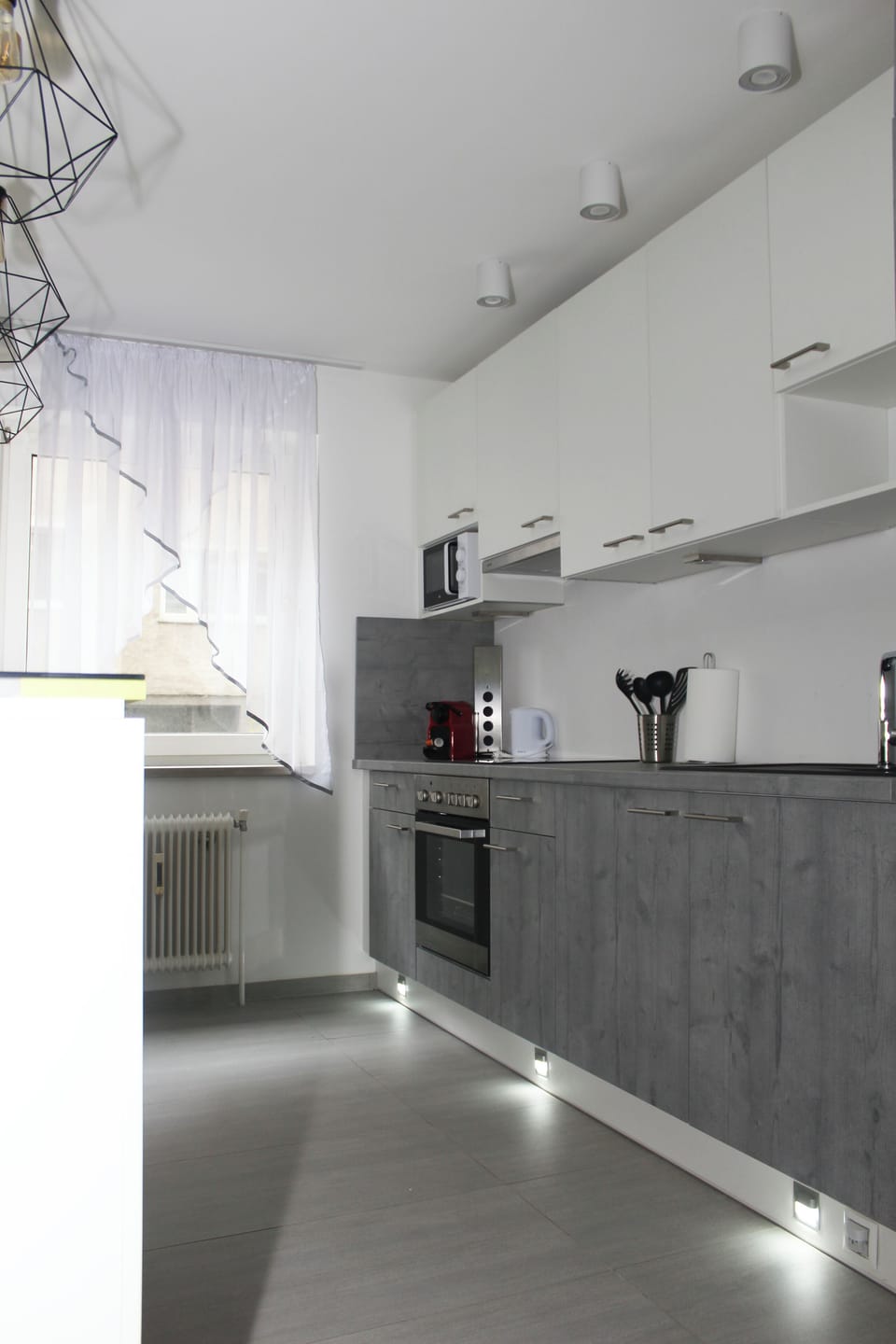 Apartment, 4 Bedrooms, Non Smoking | Private kitchen | Electric kettle