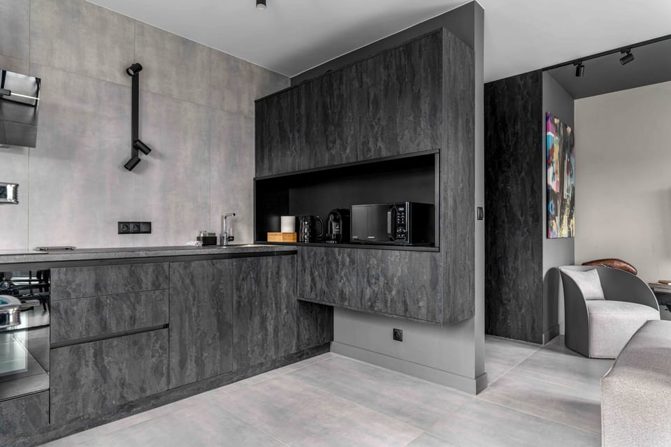 Apartment, Balcony | Private kitchen | Electric kettle