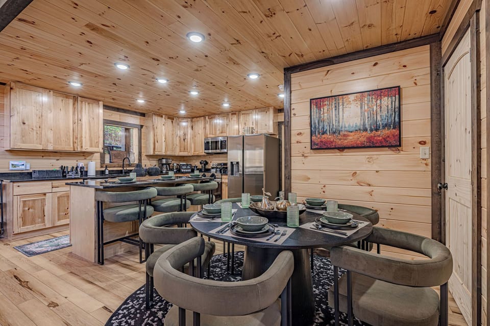 Dining table with seating for 5, the island seats another 3!