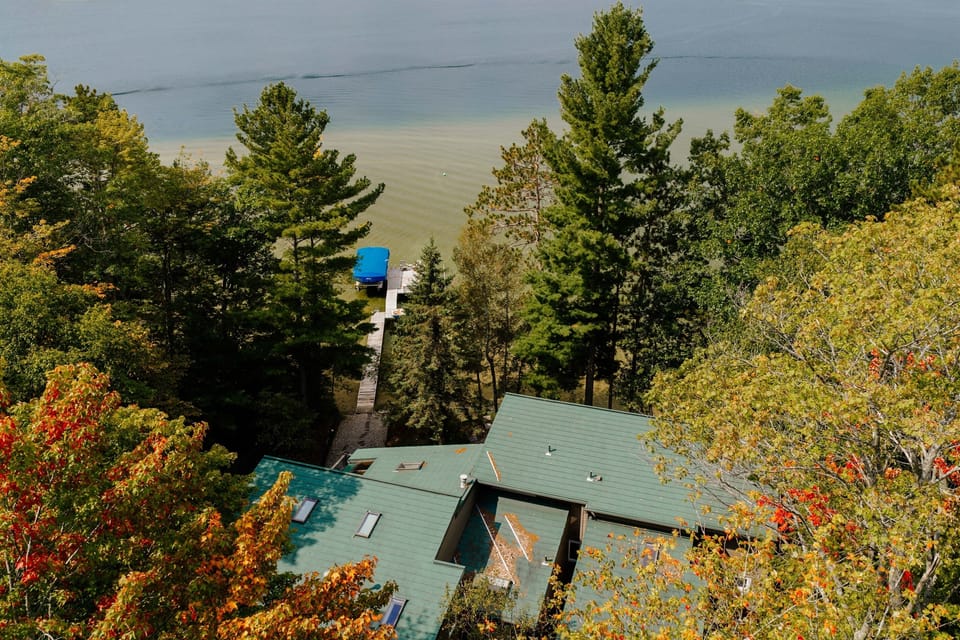 A bird's eye look at your lakeside hideaway and private dock.
