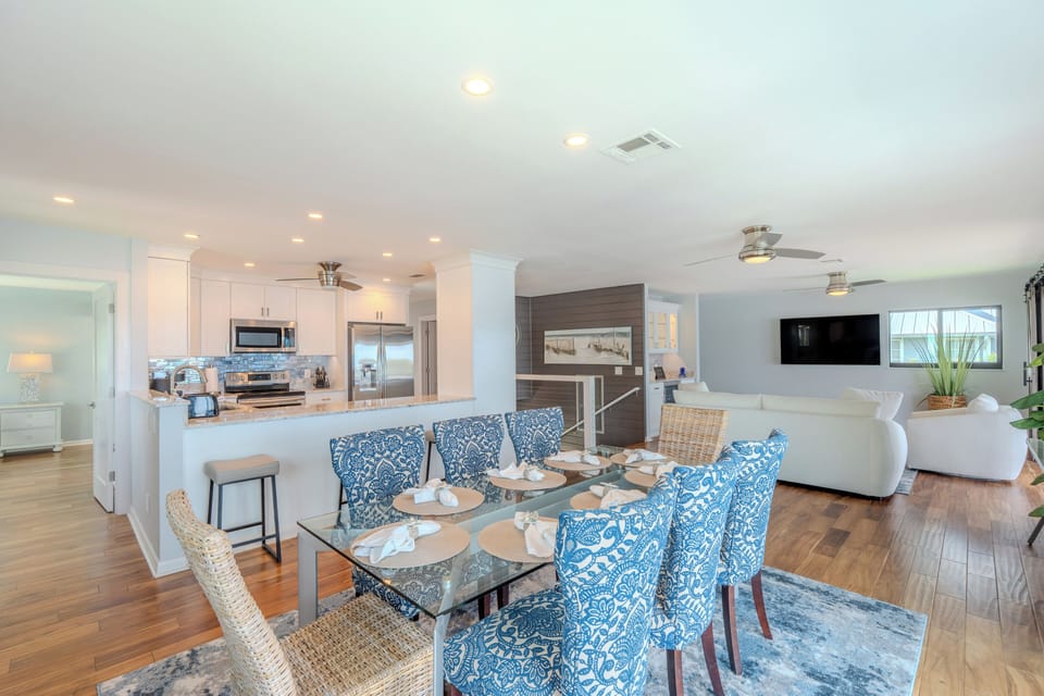 2nd floor dining room.