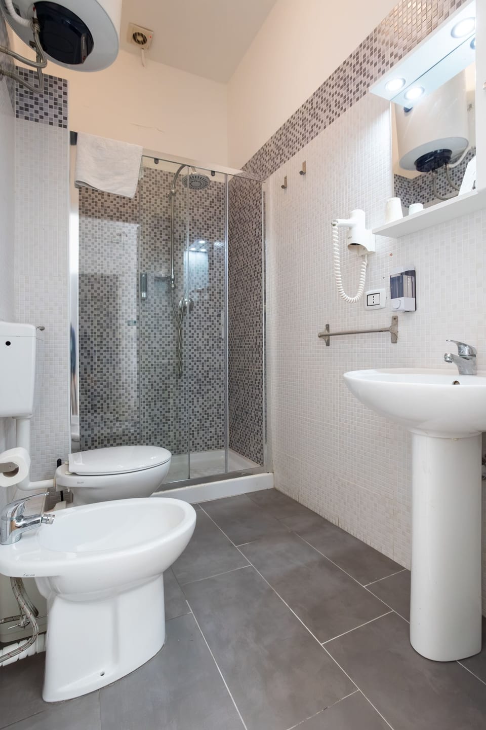 Double or Twin Room | Bathroom