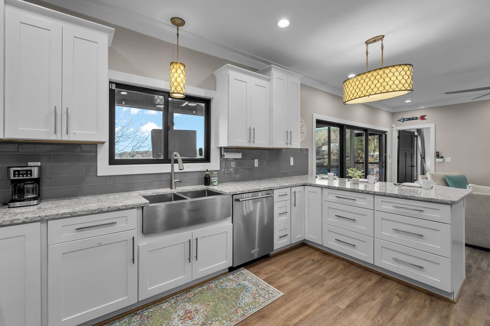 Plenty of storage within the kitchen