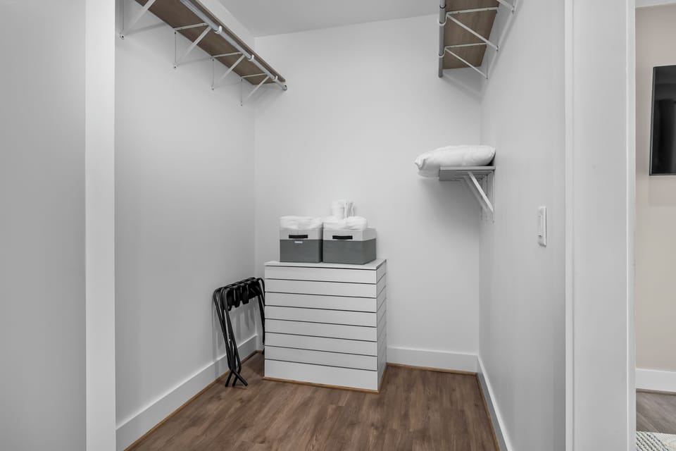 Closet and storage in the master en-suite