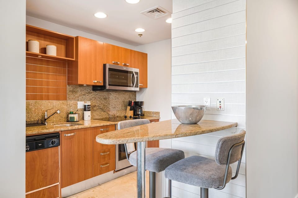 Condo, Balcony, City View | Private kitchen | Coffee/tea maker, toaster, blender