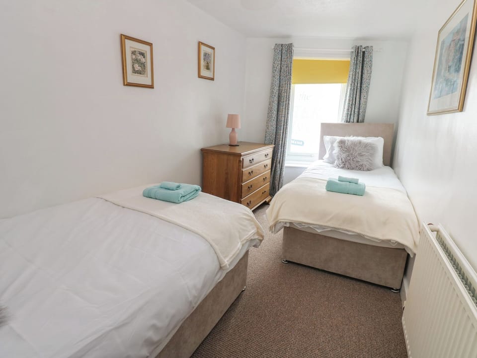 2 bedrooms, individually decorated, individually furnished, free WiFi