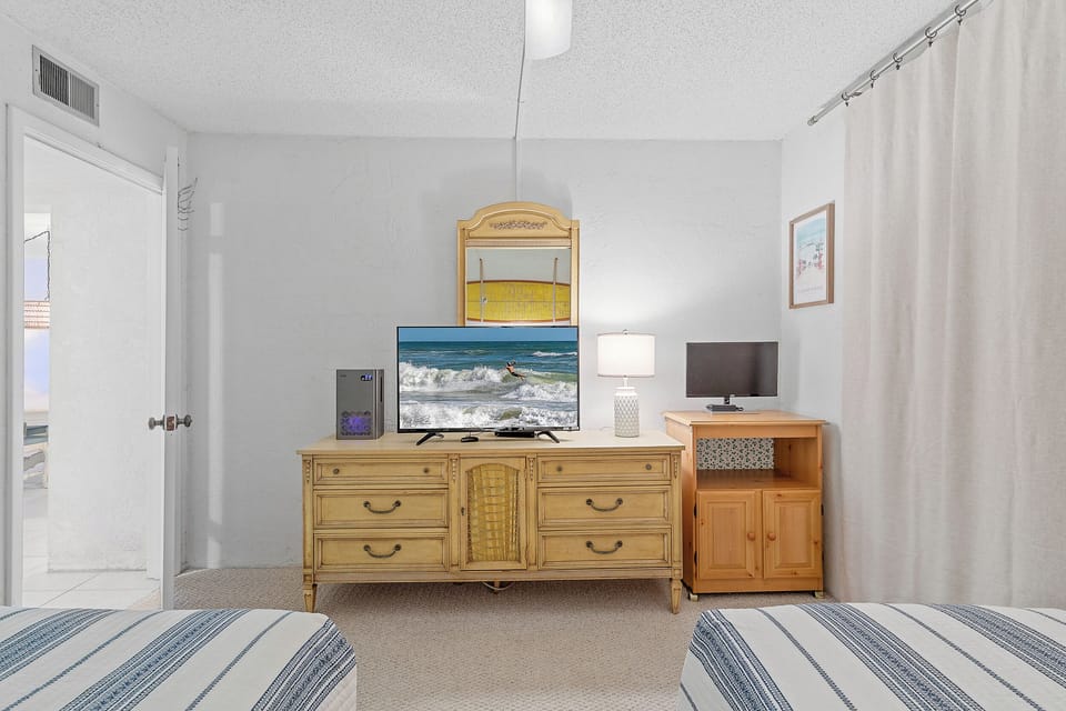 2 Twins Guest Bedroom