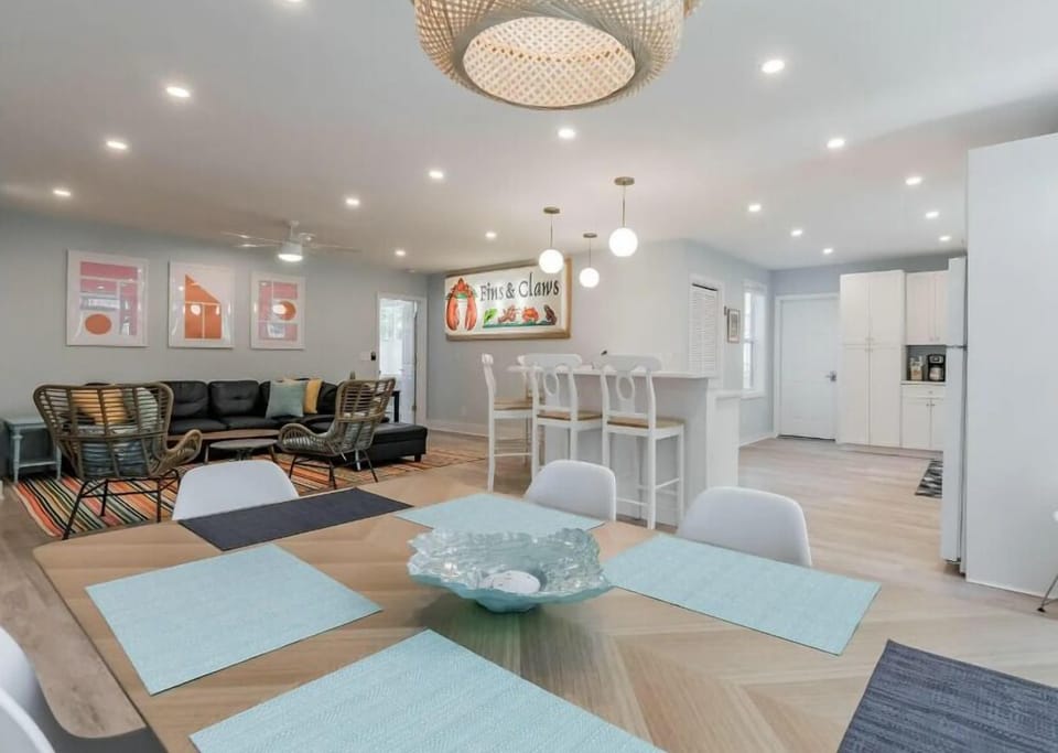 First Floor Dining Area