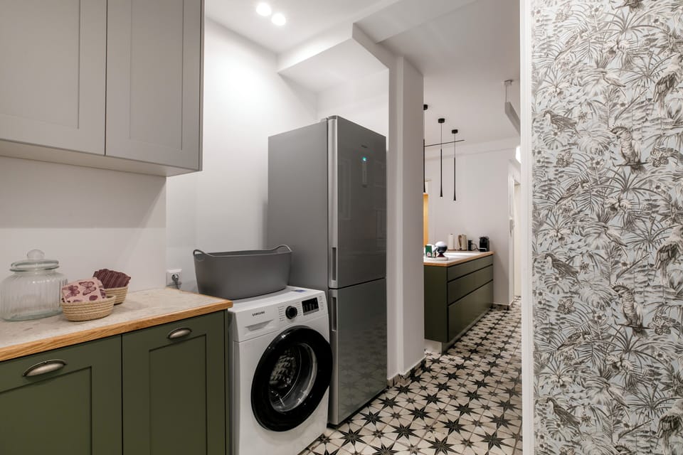 Apartment, 2 Bedrooms, Kitchen, City View | Laundry
