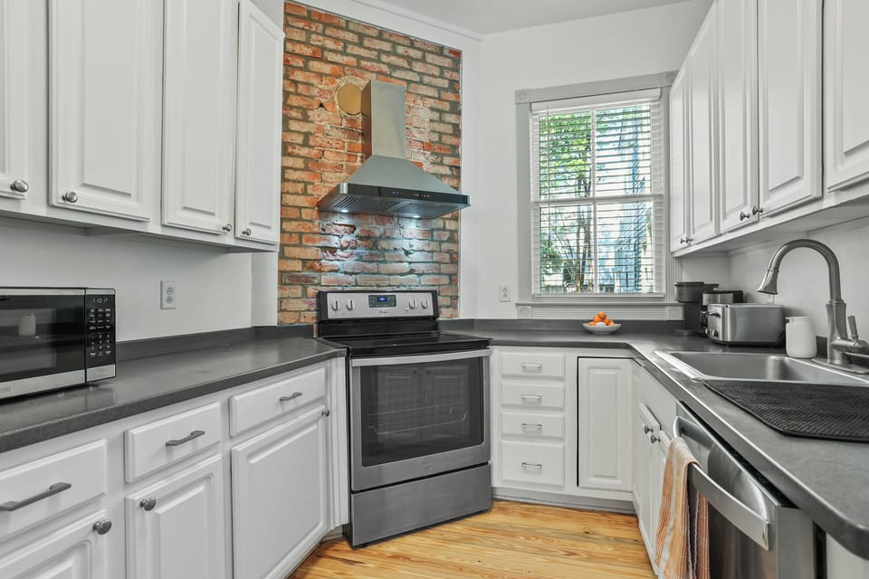 House, Courtyard View | Private kitchen