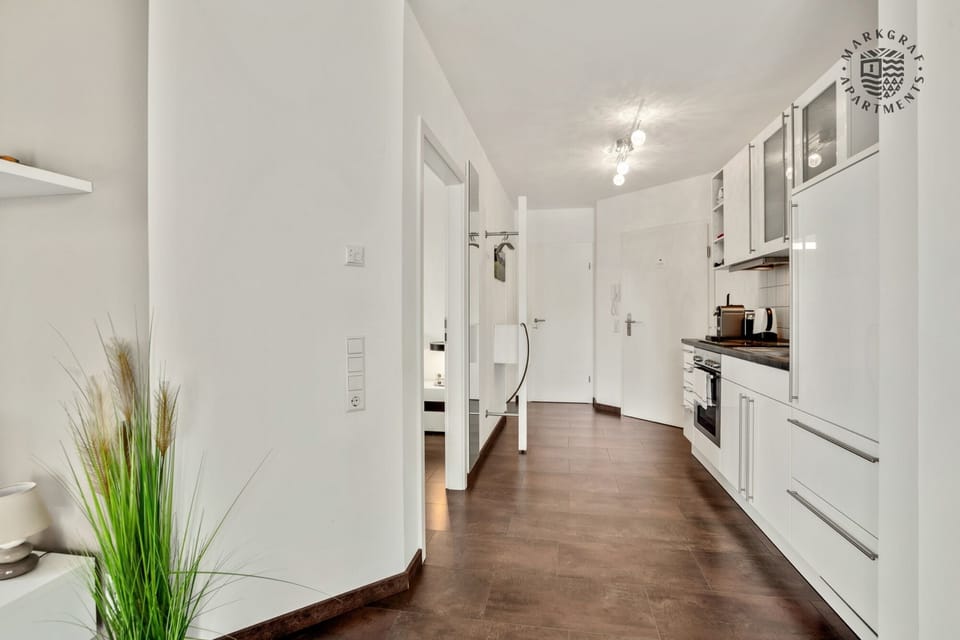 Deluxe Apartment | Private kitchen | Full-size fridge, oven, stovetop, electric kettle