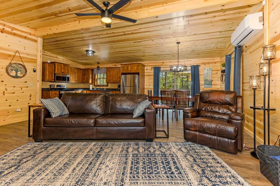 Living Room / Lounge