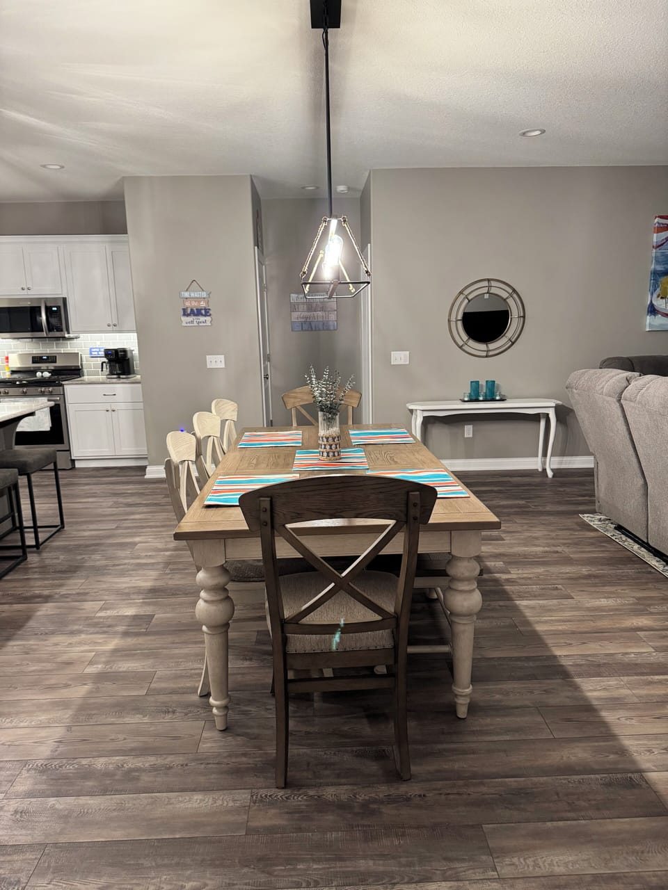 Dining Room (seats 8)