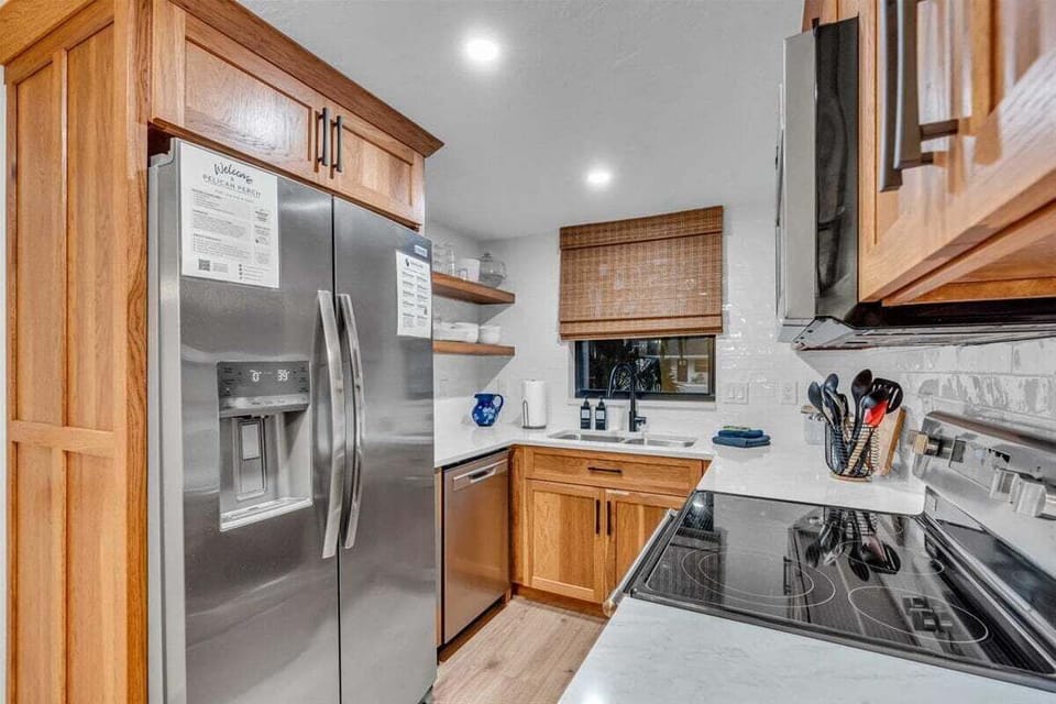 The full-size kitchen stocked with all you need!