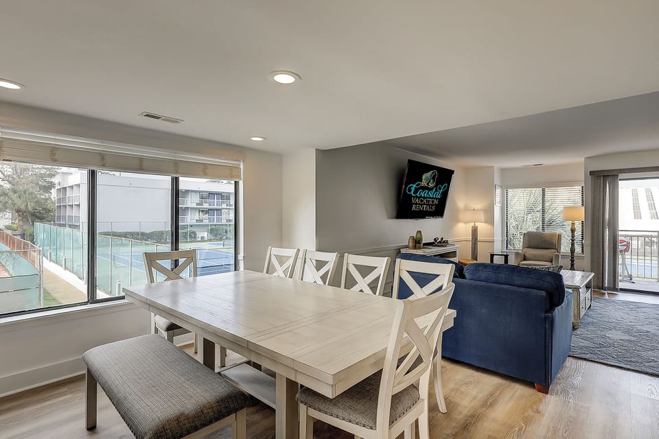 Spacious dining table that fits 8 guests.