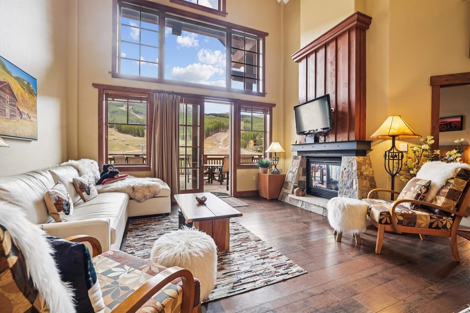 Living Room - On Ski Hill Place 8516 - Breckenridge Vacation Rental