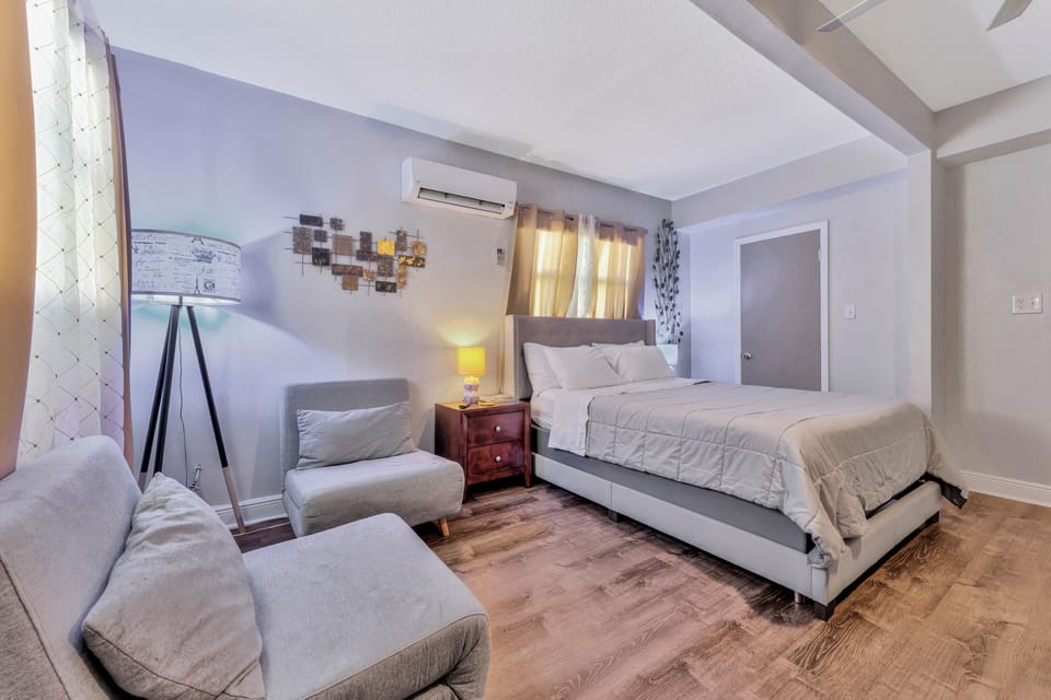 Signature Studio, Pets Allowed | Living area