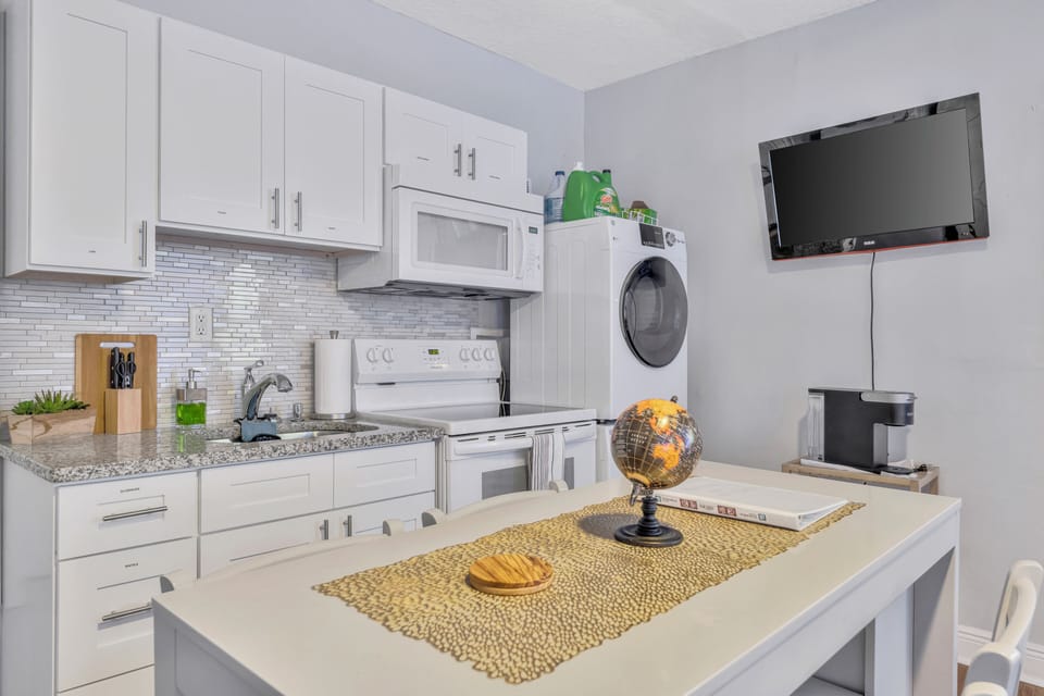 Signature Studio, Pets Allowed | Private kitchen