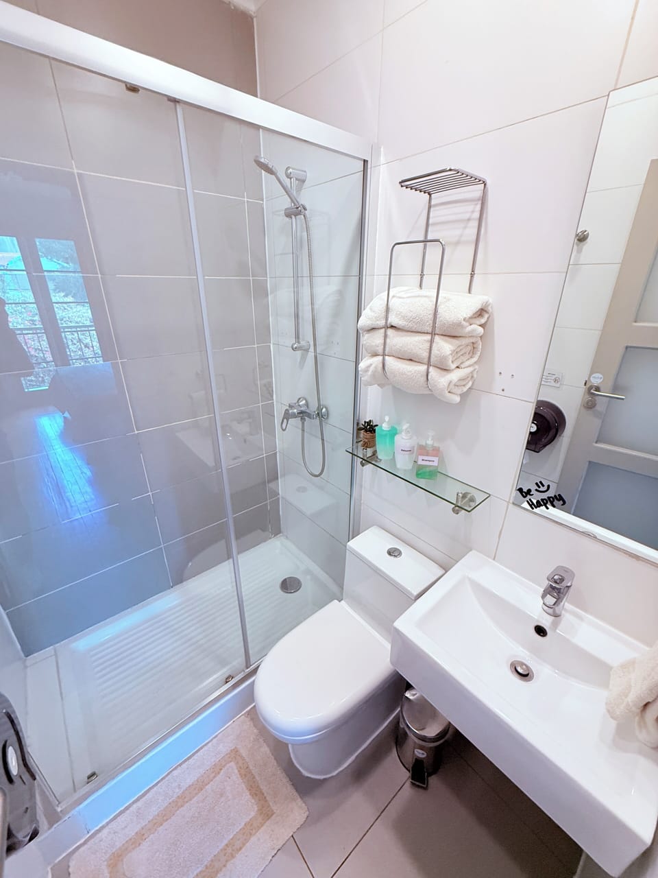 Comfort Triple Room, Private Bathroom, Courtyard View | Bathroom
