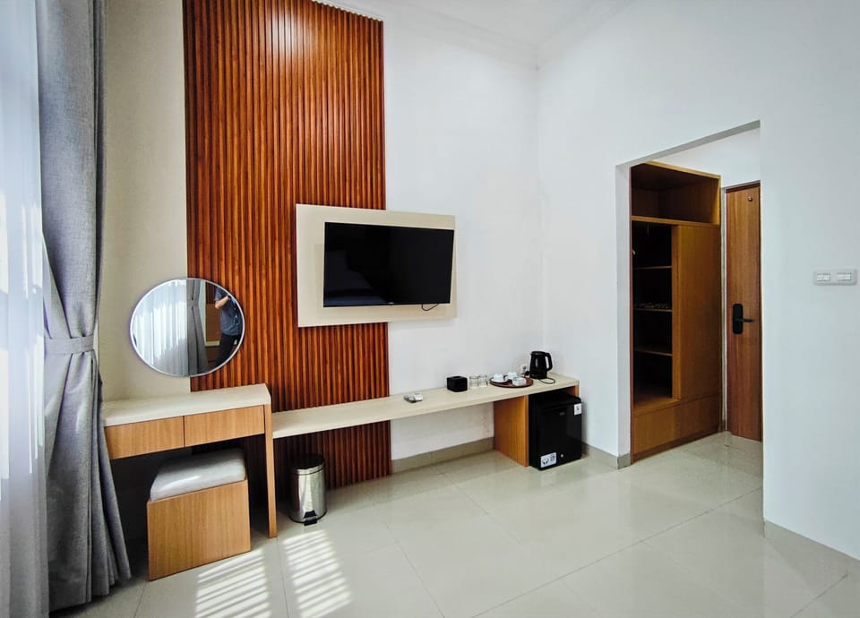 Superior Room | Blackout drapes, soundproofing