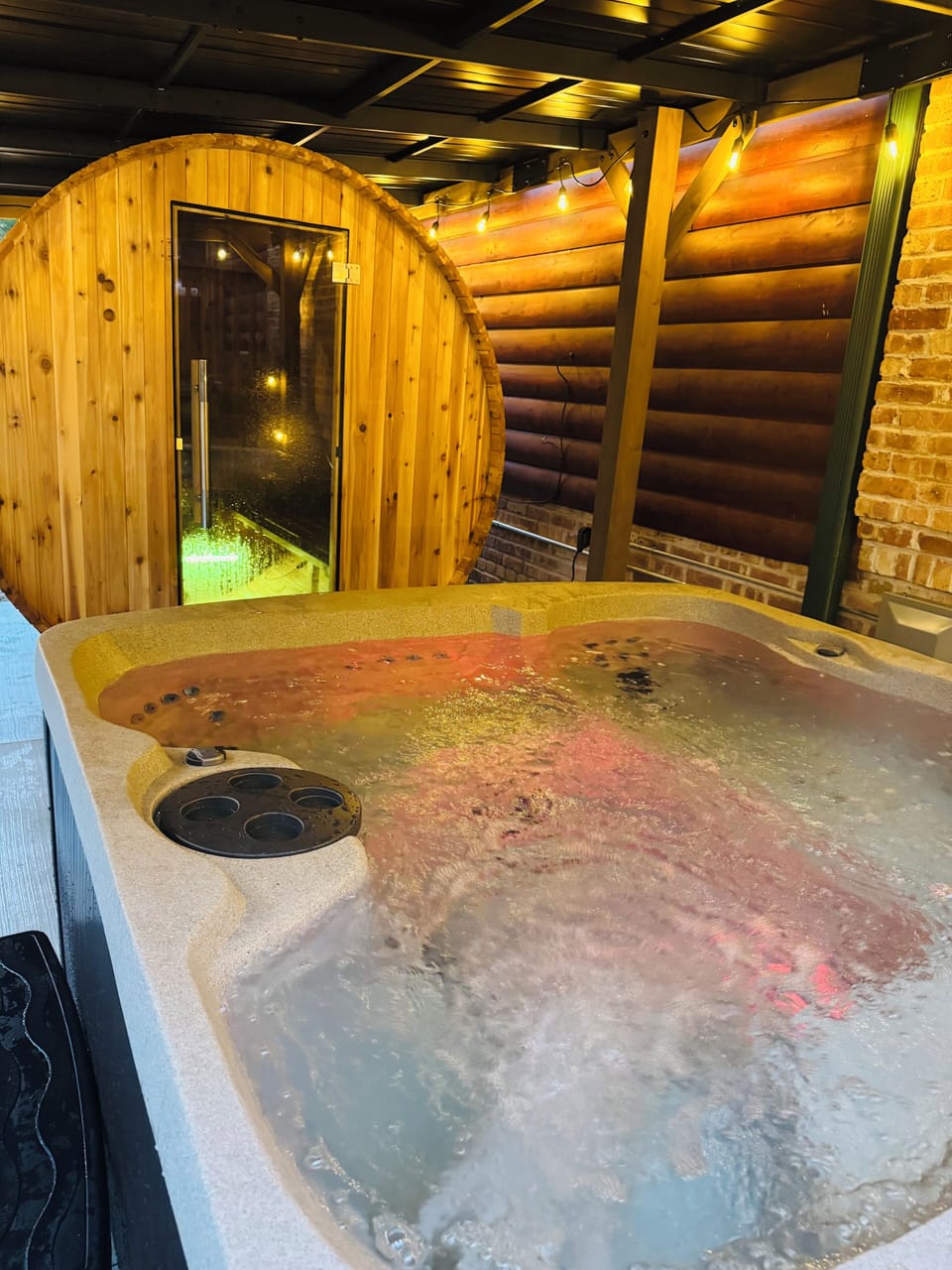 Indoor spa tub