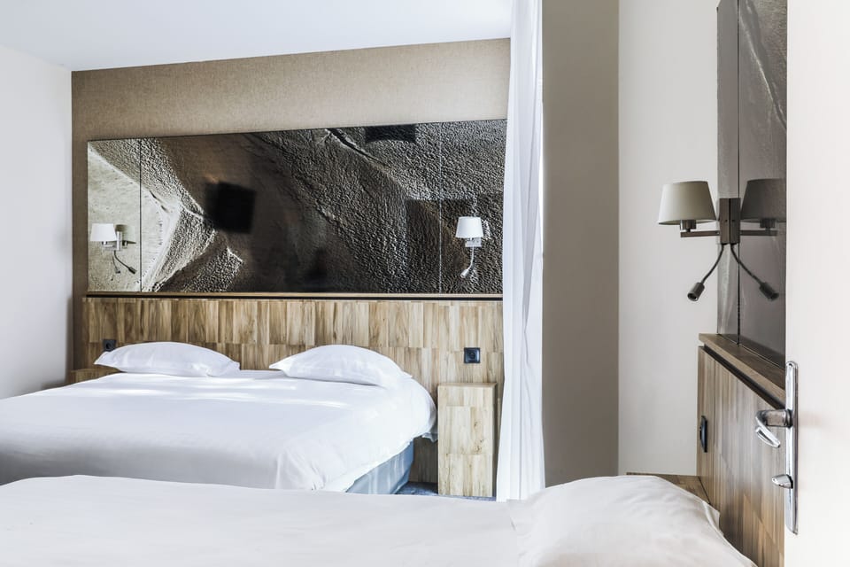 Desk, blackout drapes, free WiFi, bed sheets