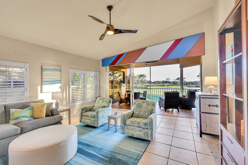 The 2nd floor end unit offers vaulted ceilings, abundant windows and is appointed with family-friendly furnishings thoughout.