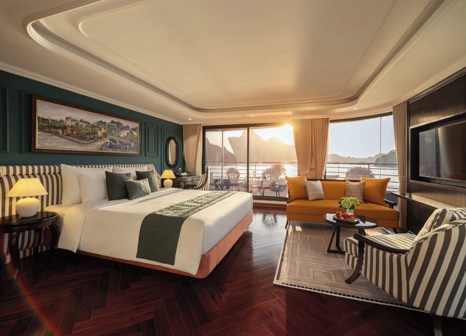 Halong Suite with Private Terrace & Bathtub and Starlink Internet Access | Minibar, desk, laptop workspace, soundproofing